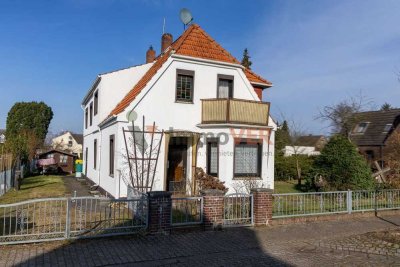 Zweifamilienhaus auf weitläufigen Grundstück in begehrter Lage von Achim-Baden