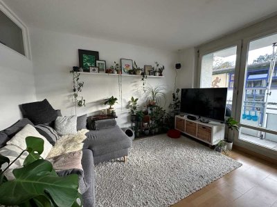 Schöne helle 2,5 Zimmer- Wohnung im französischen Viertel mit Balkon + EBK