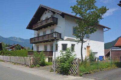 Mehrfamilienhaus in ruhiger Lage (sanierungsbedürftig)