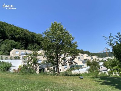 Großzügige 3 Zimmer Wohnung mit Terrasse und Garten