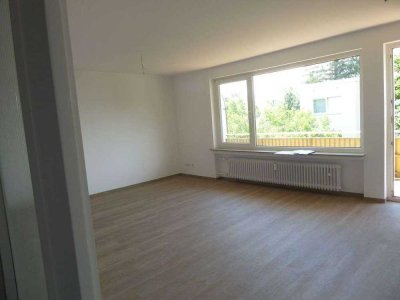 Helle 4-Zimmer-Wohnung mit Einbauküche und Balkon in ruhiger Lage