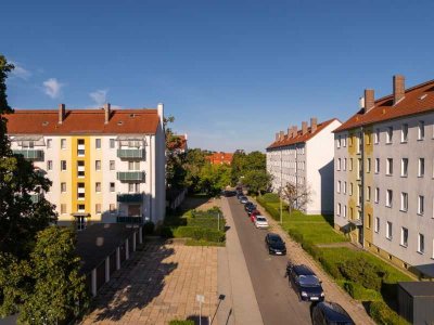 3 Zimmer-Wohnung im 2. OG mit Balkon und Dusche in Merseburg Nord