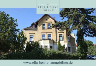 Wunderschöne, große Villa mit 6 Wohnungen + 6 Garagen...