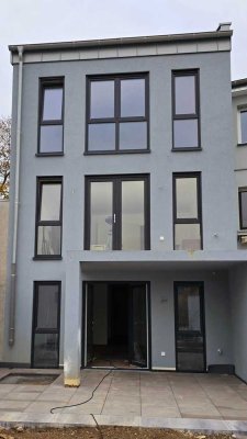 Maisonettewohnung mit 4 Zimmern, Balkon, Stellplatz und Einbauküche