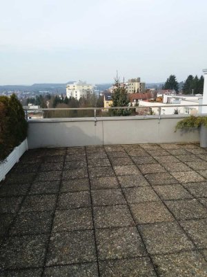 Penthouse-Wohnung in Uni-Nähe mit Panorama-Blick