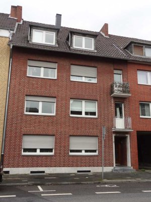 Gepflegte 4-ZKDB-Wohnung mit Balkon und Gartennutzung im Zentrum von Jülich