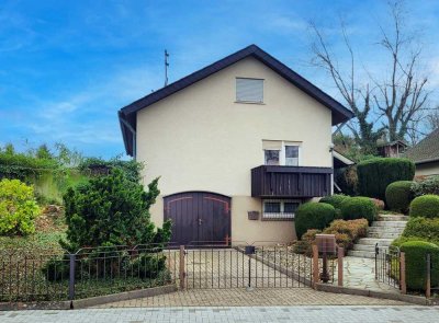 Sanierungsbed., kleineres Einfamilienhaus mit tollem Garten in ruhiger Sackgassenlage von Hoffenheim