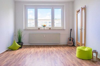 Helle 2-Raum-Wohnung mit Balkon