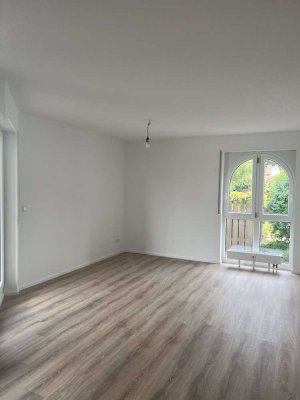 Tolle 2,5 Zimmer Erdgeschosswohnung- Ideal für Singles und Senioren!