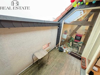 Zentrale 3-Raumwohnung mit sonniger Dachterrasse in Stadtfeld Ost !