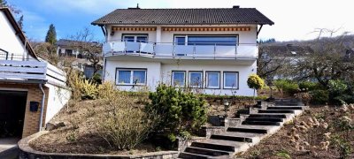 Familienfreundliches Einfamilienhaus mit Fernblick in Rheinbrohl (provisionsfrei):