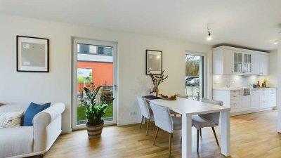 Wohnen mit Komfort: Moderne Häuser mit Terrasse, Garten und Stellplatz