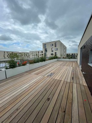 Stilvolle 4-Raum-Penthouse-Wohnung mit luxuriöser Innenausstattung, Dachterrasse und EBK in Mainz