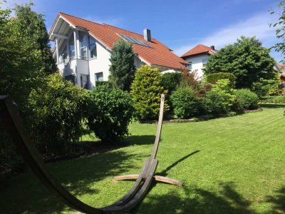 Top Einfamilienhaus mit Einliegerwohnung/Büro und großem Garten