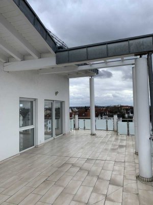 Schöne Dachgeschoss Wohnung mitten in Langen