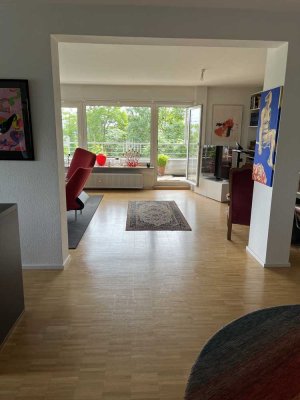 Moderne, zentral gelegene Luxuswohnung (frei ab 1.11.2024!)inkl. Garage