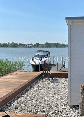 Exklusives Bootshaus mit Wasserzugang und Bootsanleger in beliebter Lage