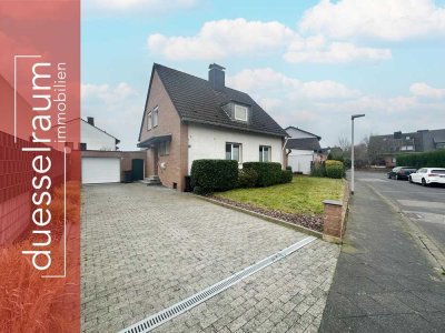 Grevenbroich-Kapellen: Kernsaniert & freistehend - Spannendes EFH mit Einliegerwohnung und Garten!