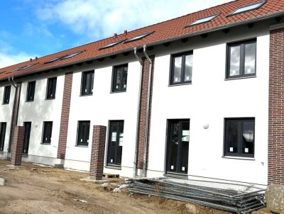 PLATZ für Ihre FAMILIE | ERSTBEZUG Februar 2025 in FALKENBERG | 5 Zimmer | EINBAUKÜCHE | Garten