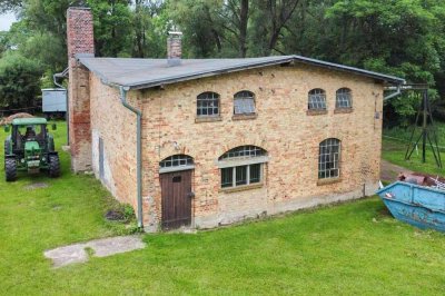 Historische alte Schmiede mit Garten und 10 Freistellplätzen für Ihre Ideen