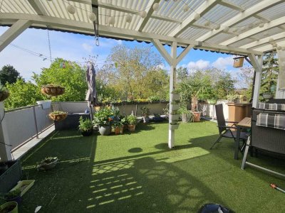 Wohnen mit Blick in die Natur: 4-Zimmer-Maisonettwohnung mit Dachterrasse in Neuhofen