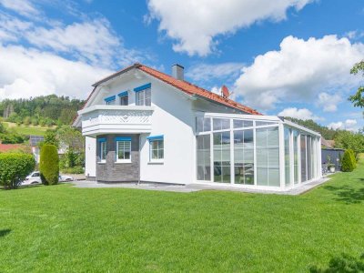 Traumhaus für 2 Familien mit  Garten - Wintergarten - Terrasse - Top Einbauküche - Doppelgarage