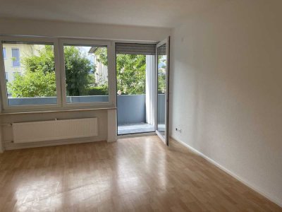 Schöne renovierte 4-Zimmer-Wohnung mit Südbalkon  in Rosenheim-Süd (Happing) zu vermieten