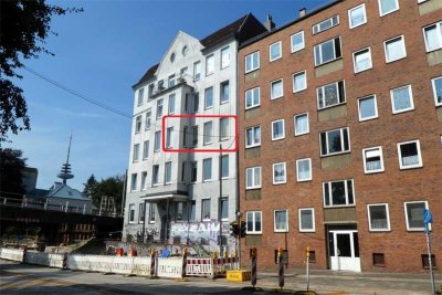 KIELER ZENTRUMSNÄHE: Vermietete + modernisierungsbedürftige 3-Zimmer-ETW mit Balkon OTTO STÖBEN GMBH