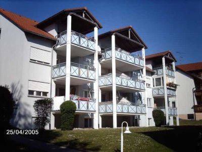 MAISONETTE-WOHNUNG
geräumige 3 Zimmer-Wohnung auf 2 Etagen mit Balkon zu vermieten!