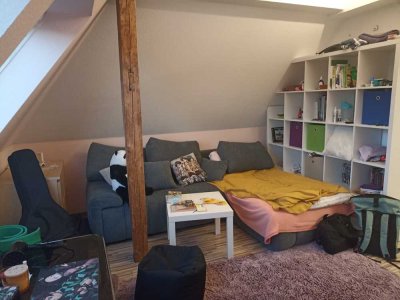 Gepflegte 1,5-Zimmer-Dachgeschosswohnung mit EBK in Bielefeld