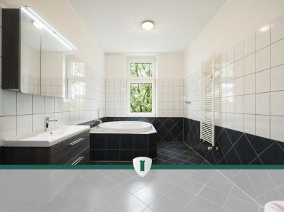 helle 4 Zimmer Altbauwohnung mit großem Badezimmer in kleiner Hausgemeinschaft