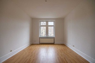 ***Charmanter ALTBAU-Traum im Nordend 4 Zi.Whng: BEZUGSFERTIG, RENOVIERT und HOHEN DECKEN***