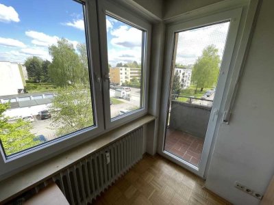 1-Zimmer Apartment inkl. Einbauküche, Außenstellplatz und Balkon
