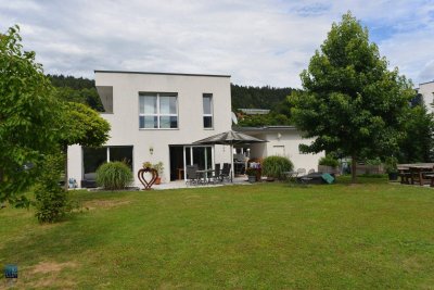 Erlebe Wohnkomfort am Wörthersee - ca.134 m² Einfamilienhaus mit Wohnkeller, Balkon, Terrasse, Doppelcarport und mehr!