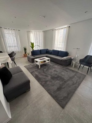 2,5 Zimmer Wohnung, Erdgeschoss, Regendusche, Tageslichtbad, Terrasse, eigener direkter Zugang