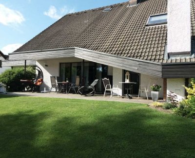 Großzügiges Architektenhaus in ruhiger Lage mit gepflegtem Garten