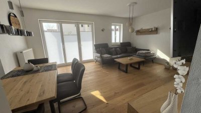 Helle modernisierte 2-Zimmer-EG-Wohnung mit Garten und 2 Stellplätzen in zentraler Lage in Mainburg