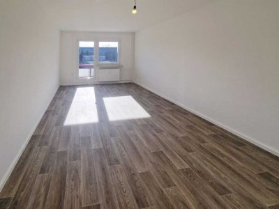 **FAMILIEN WILLKOMMEN**4-Zimmer-Wohnung // Balkon // 3.Etage // Bad mit Wanne // ab sofort