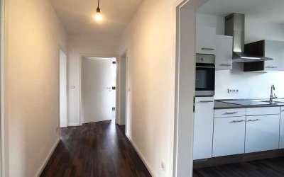 Helle, sanierte 3 ZKB Wohnung mit Balkon zwischen Uni und City - 2er WG geeignet