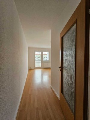 1. Obergeschoss - 2 Raum Wohnung mit Balkon