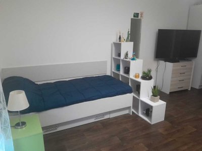 Neuwertige 1-Zimmer-Wohnung mit Balkon und Einbauküche in Neu-Ulm