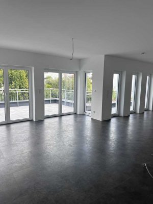 Bezugsfertige Penthouse-Wohnung, Barrierefreie, großzügige 2-Zimmer-Neubauwohnung in ruhiger Lage