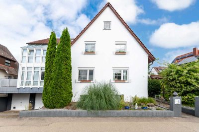 Großzügiges Zweifamilienhaus mit schönem Garten in Rechberghausen