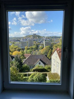 Helle 2-Zimmer Wohnung mit Schlossblick und Einbauküche