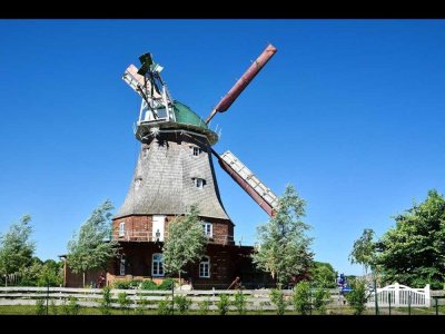 Wohnen in einer sanierten Holländerwindmühle an der Ostsee