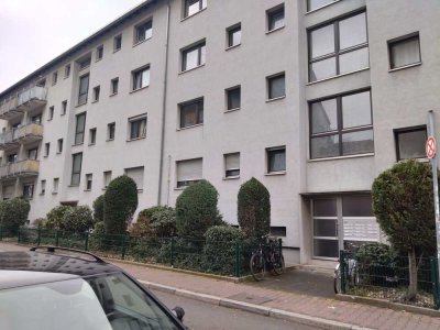 Schöne 2 Zimmer Wohnung mit Balkon