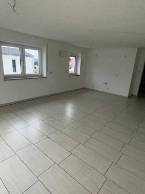 Schöne 4-Zimmer-Wohnung mit Balkon in Burglengenfeld