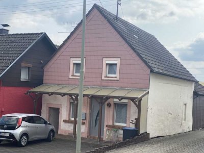 Gepflegtes Einfamilienhaus in ruhiger Seitenstraße