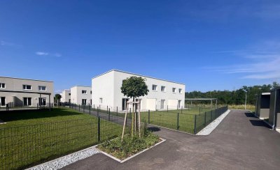 Neubau: Doppel- und Reihenhausanlage mit PV-Anlage in Kronstorf, Thaling