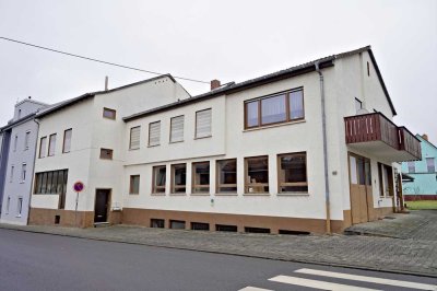 Mehrfamilienhaus mit Bauplatz und Gewerbeeinheit in Bad Münster am Stein-Ebernburg